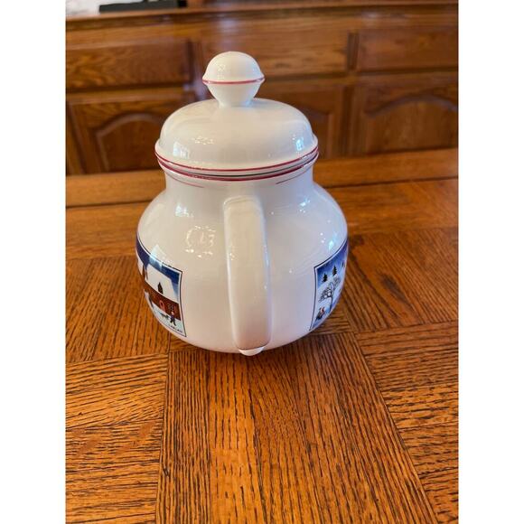 VILLEROY & BOCH NAIF CHRISTMAS 3 CUP 6 3/8" TEAPOT & LID - Picture 2 of 6